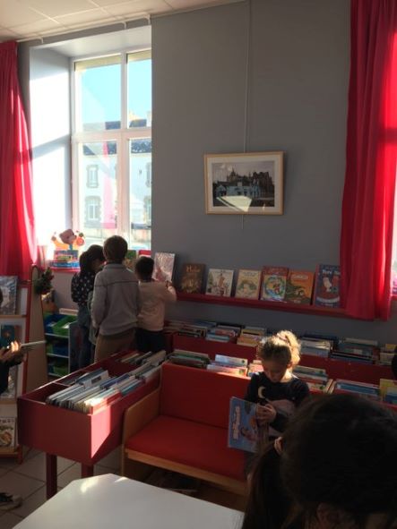Bibliothèque : La visite des enfants durant les heures d’école